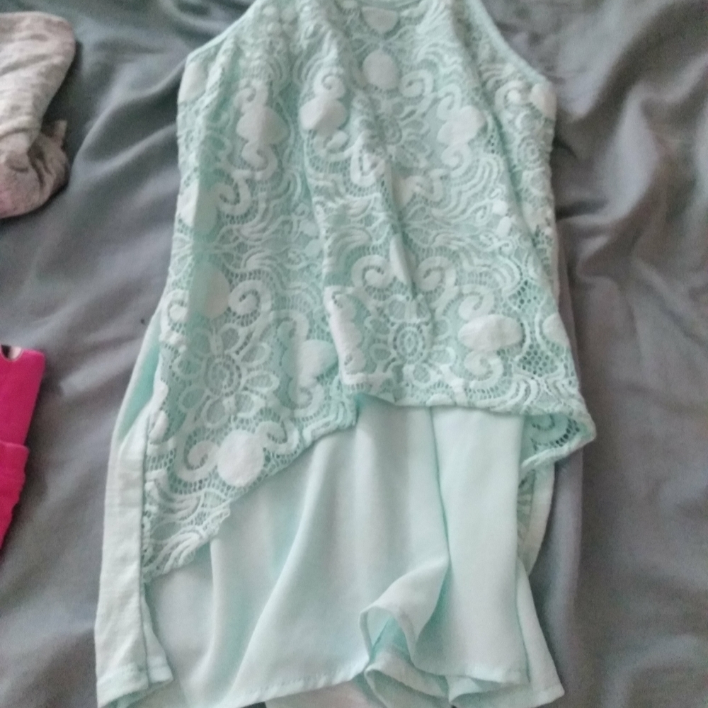 Clothes - Picture 3 of 16